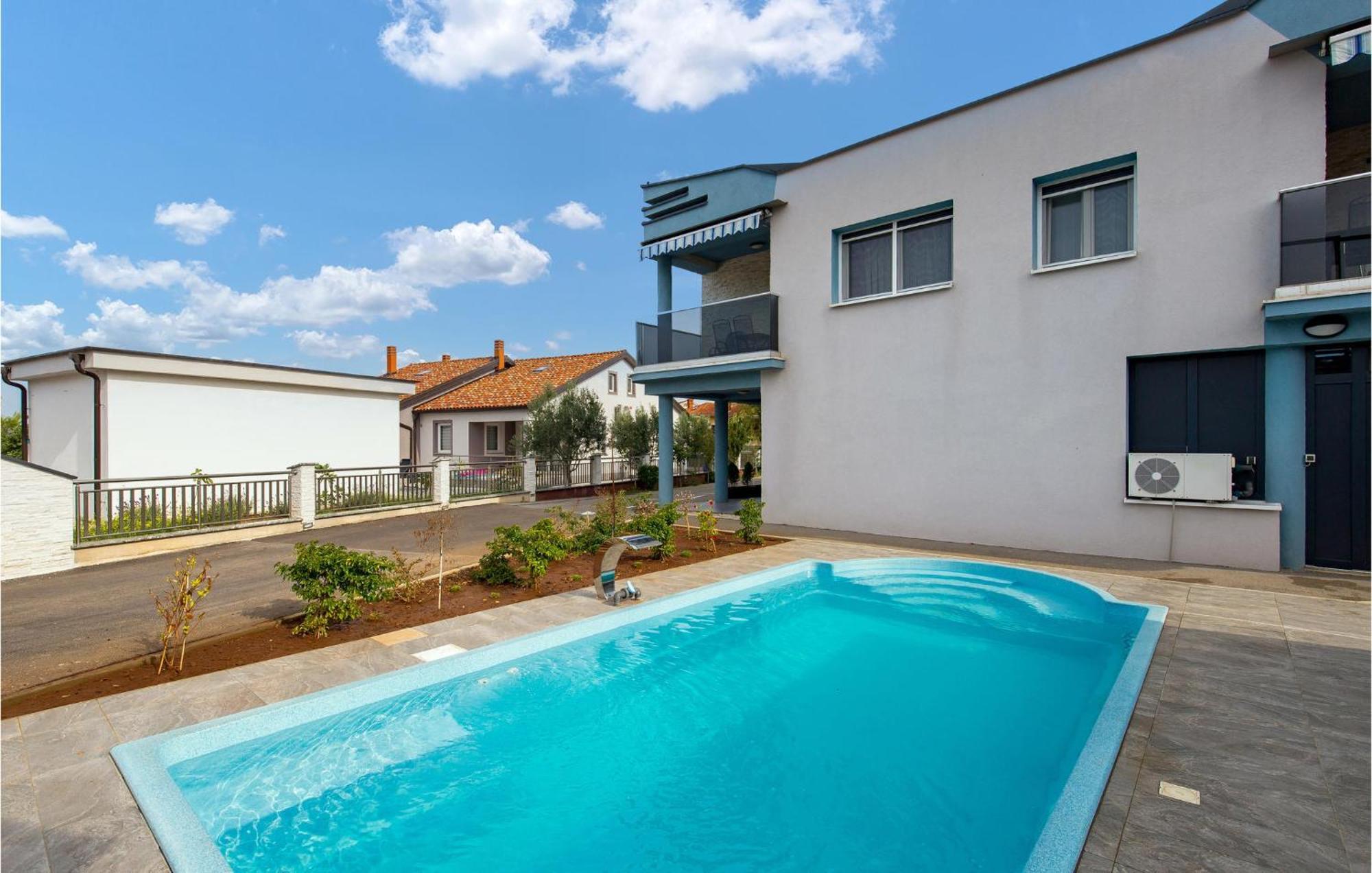 1 Bedroom Beautiful Apartment In Vrh Vrh  Εξωτερικό φωτογραφία